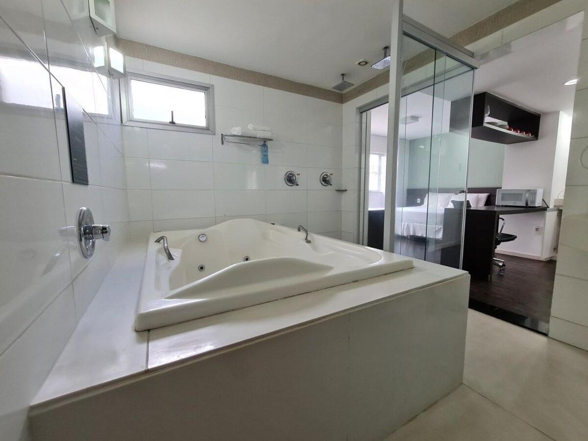 בלו הוריזונטה Flat Com Jacuzzi Na Lagoa Da Pampulha מראה חיצוני תמונה